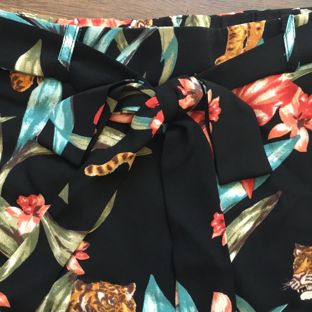 Shorts - Picture 4 of 6